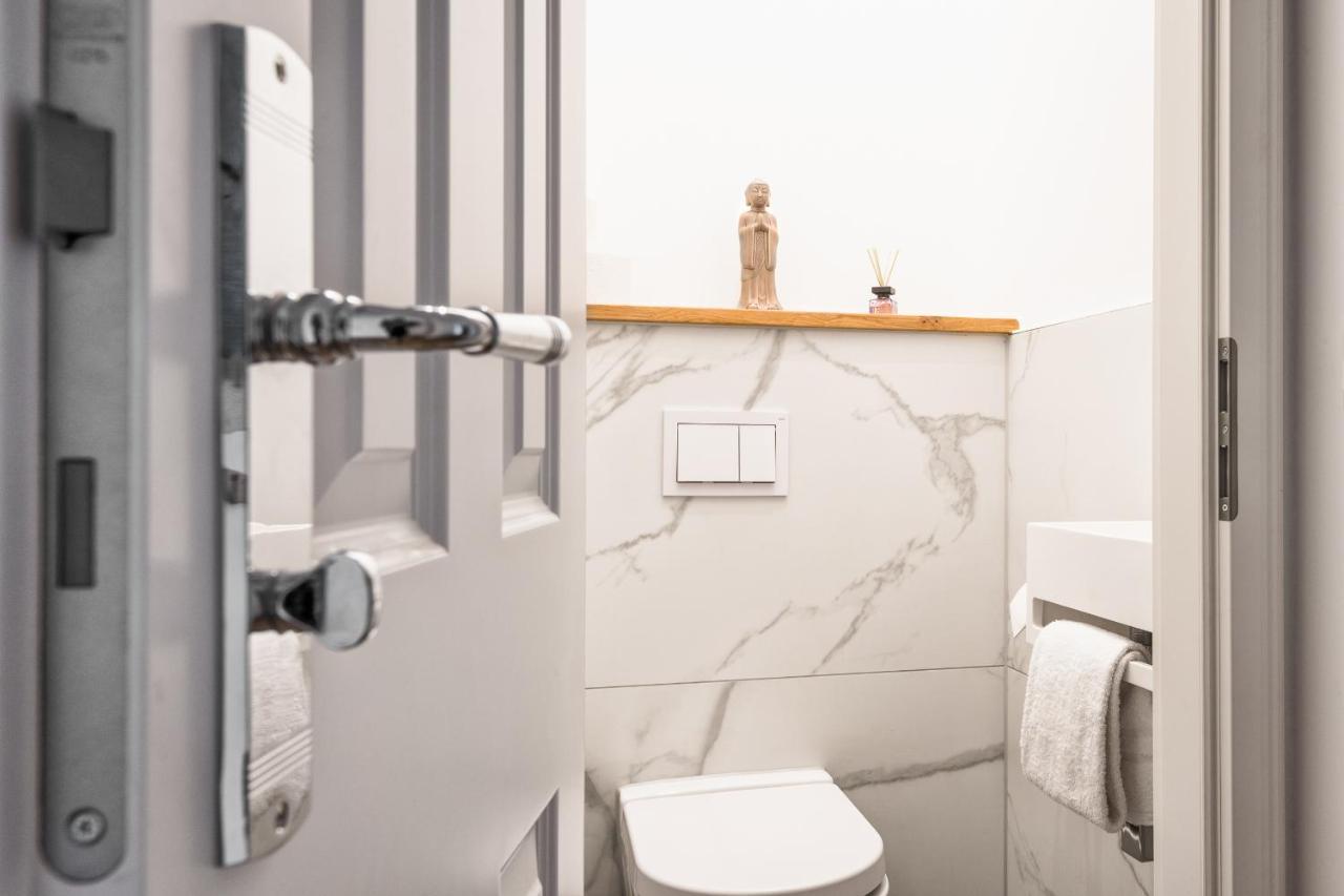 Riesiges Apartment Nahe Kudamm Sehr Schoner Altbau 123M2 Gross 12 Gaste 柏林 外观 照片